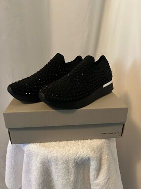 Kenneth Cole REACTION Black Jewel Jogger